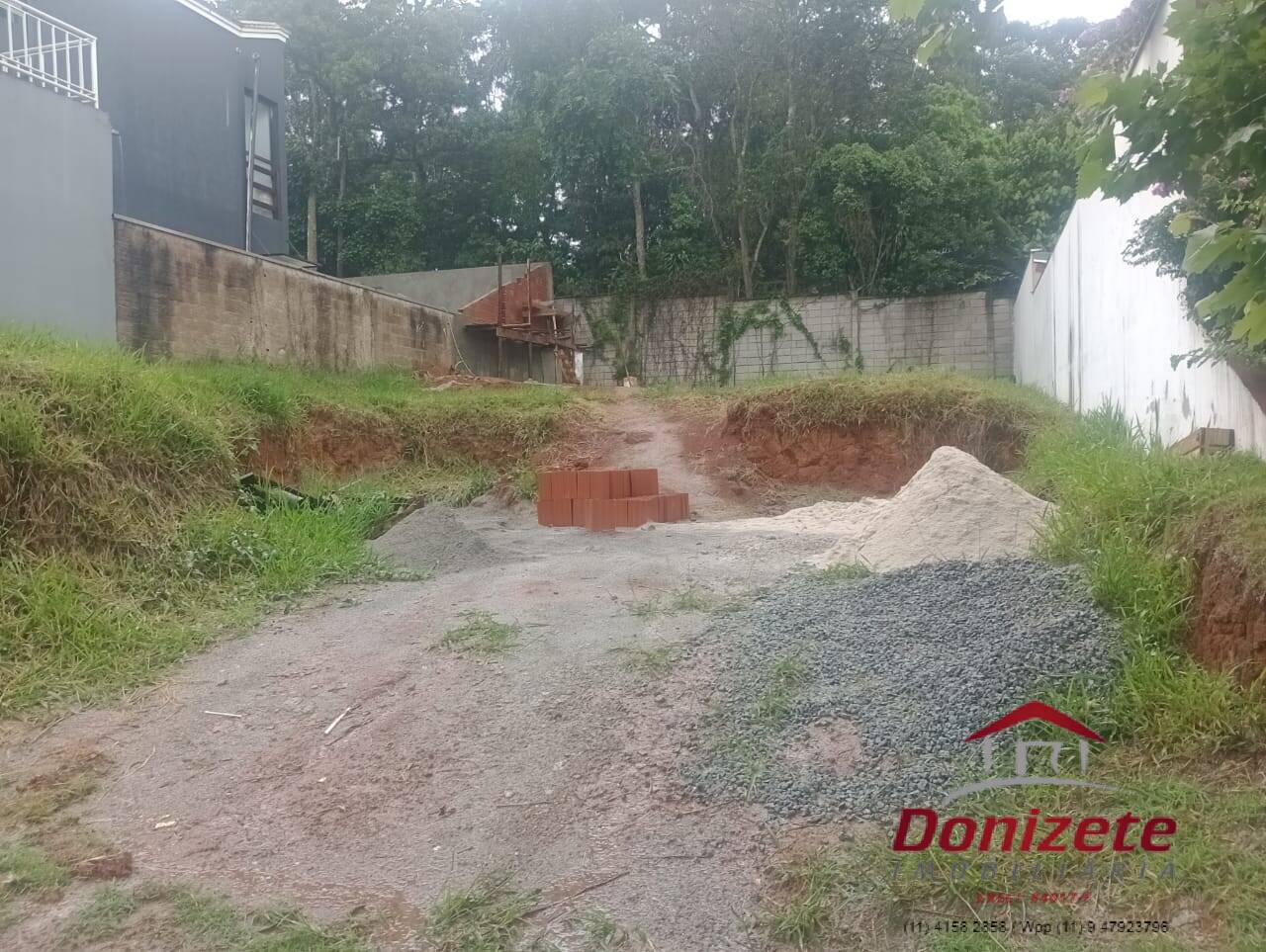 Terreno a Venda / condominio Jatoba / Vargem Grande Paulista SP.