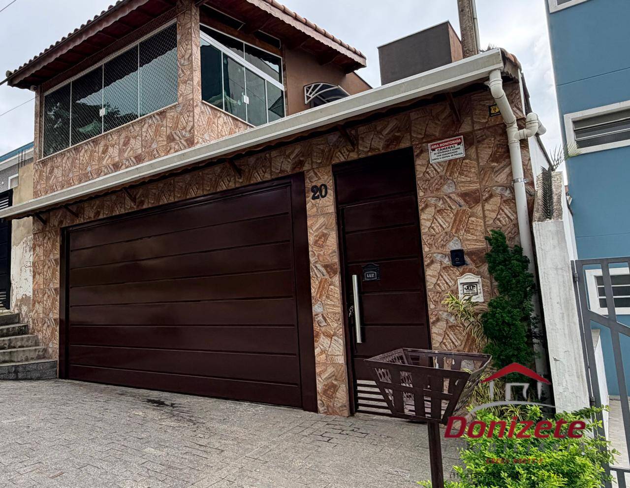 Casa à Venda em Cotia - SP